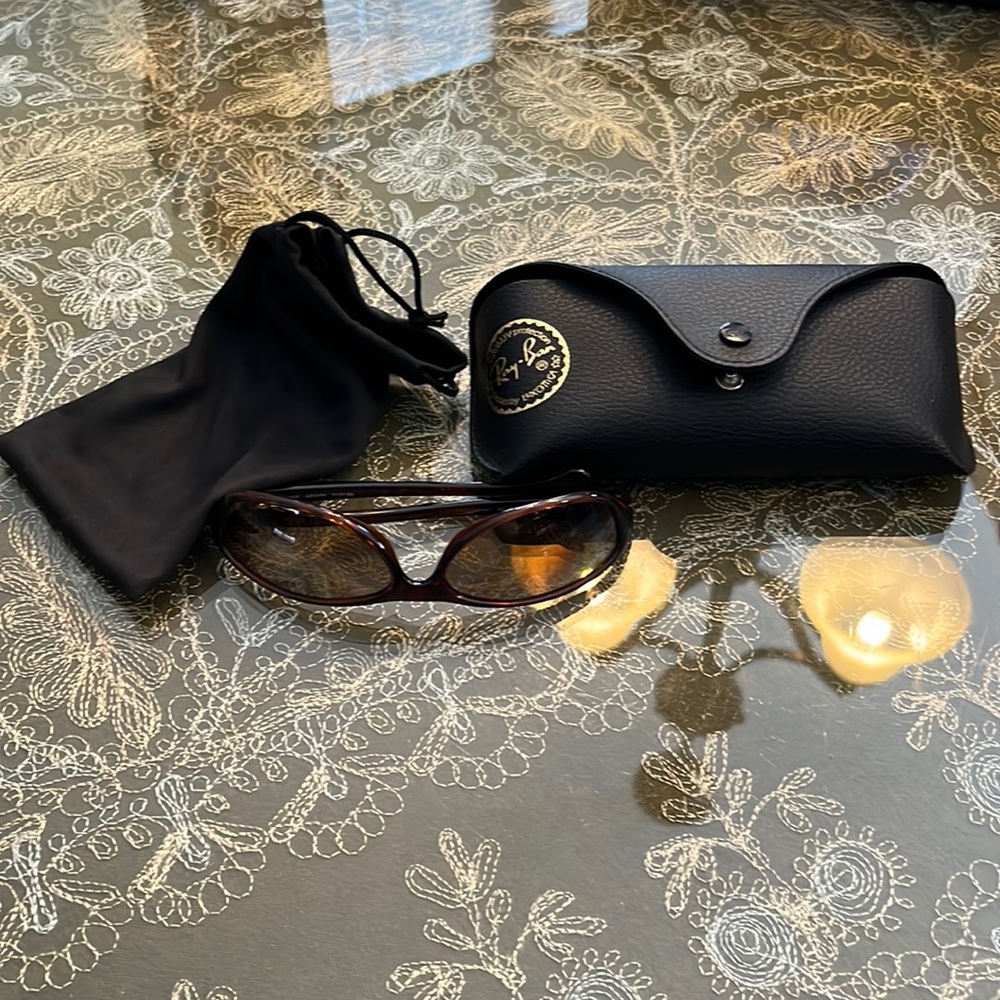 1990’s Italian made Ray Ban sunglasses with case in excellent condition